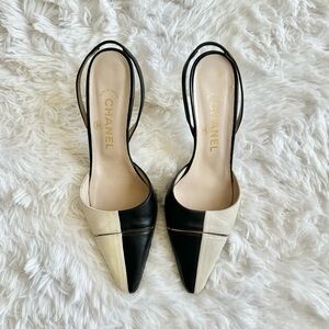 Vintage Chanel two-tone pointed toe kitten heels